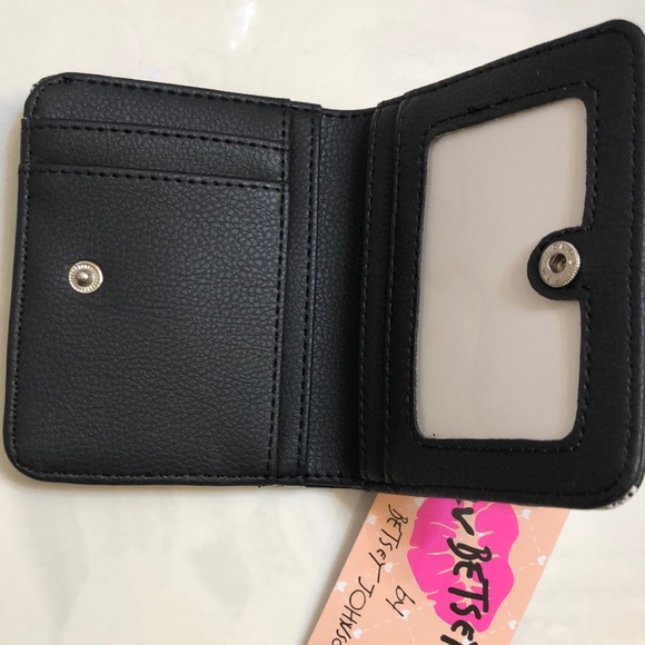 Betsey Johnson Luv Betsey Snap Card Wallet Black & White Butterflies NWT - Picture 10 of 16